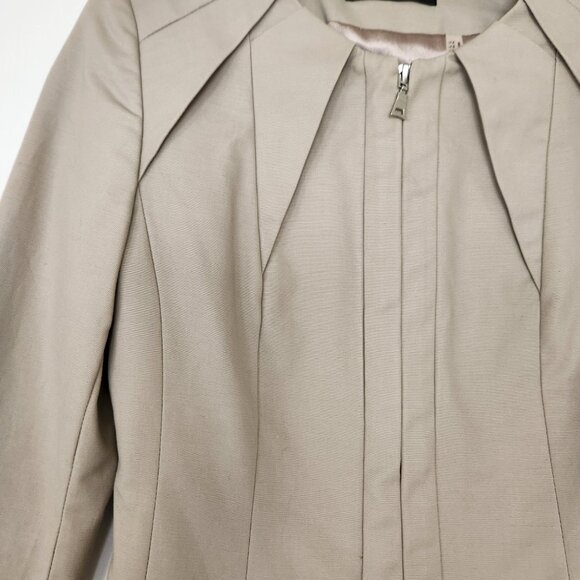 Tahari Lined Zip Front Jacket Pleated Shoulder/Front Accent Misses Size 2 Beige - Picture 5 of 9